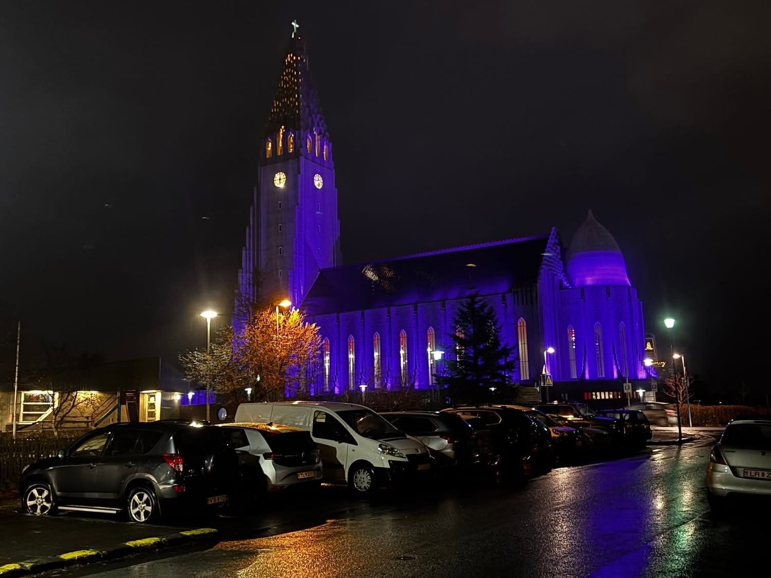 Hallgrímskirkja at night, Reykjavik