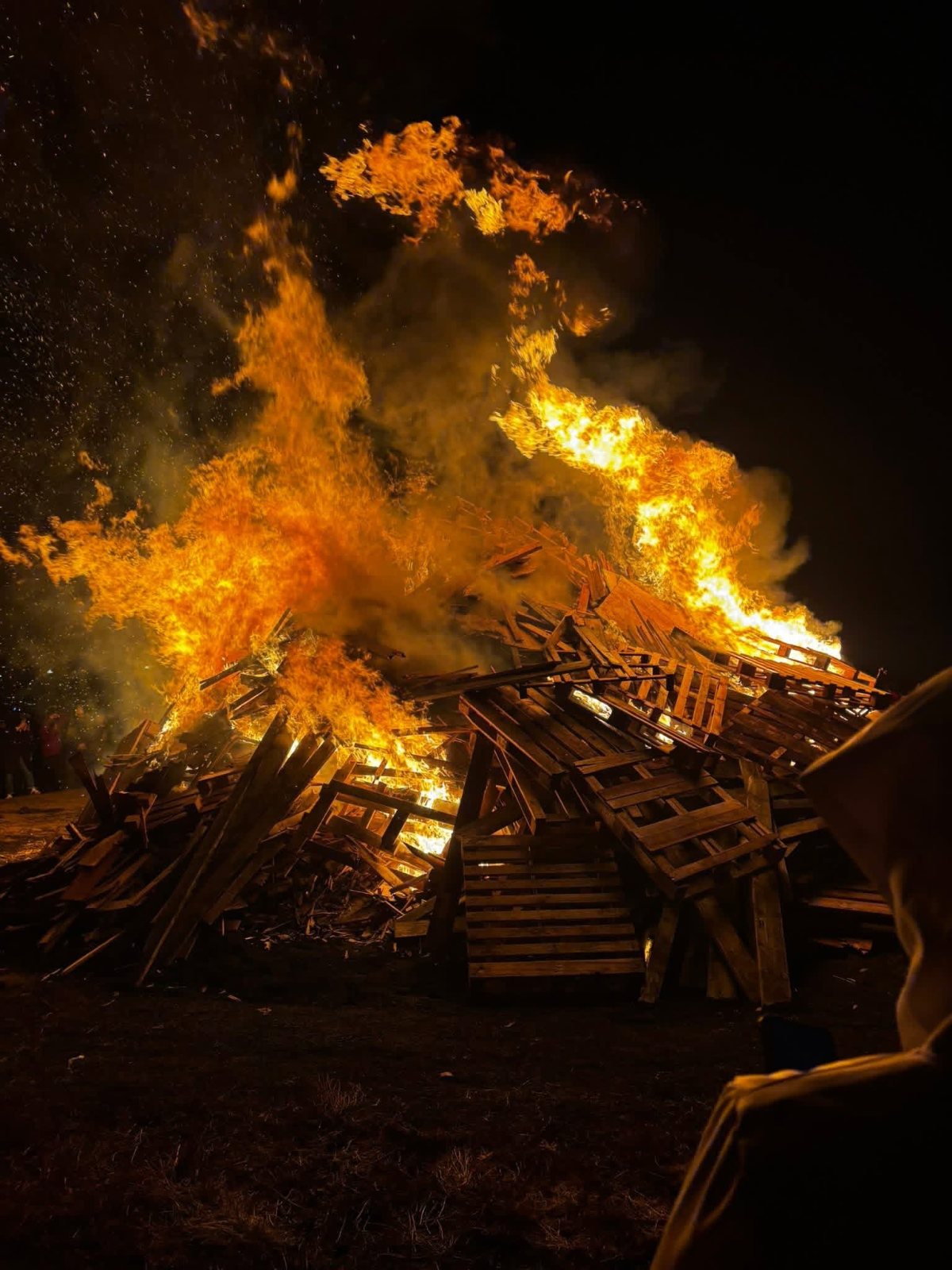 The New Year's Eve bonfire at Ægisíða, Reykjavik